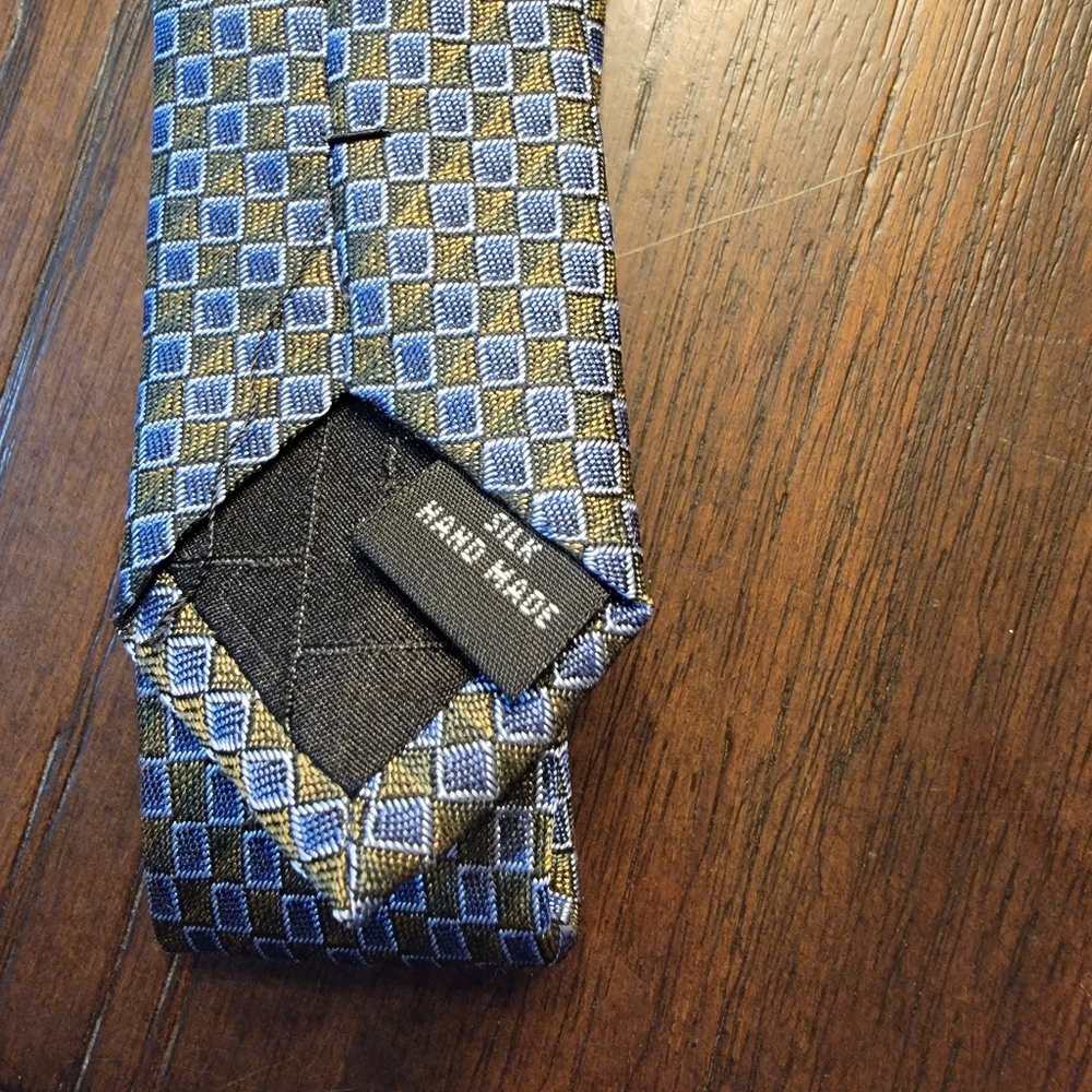 Kenneth Cole tie - Picture 5 of 5